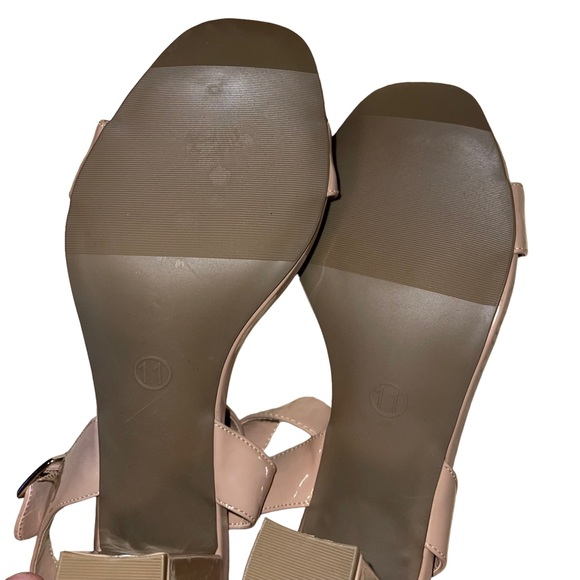 NWOT Worthington Patent Leather Strappy Chunky Heel Beige Size 11” 4” He… - Picture 3 of 5